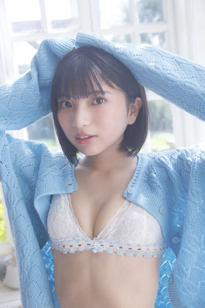 [Image] She is 148cm tall and has big breasts that are dangerous lol Hinano Himeno boldly exposes her round bust in lingerie pictorial!! 27th image
