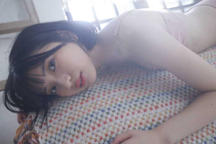 [Image] She is 148cm tall and has big breasts that are dangerous lol Hinano Himeno boldly exposes her round bust in lingerie pictorial!! 31th image