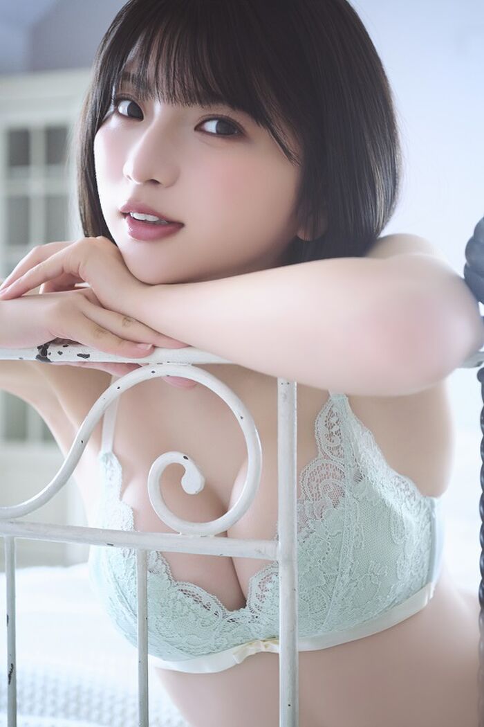 [Image] She is 148cm tall and has big breasts that are dangerous lol Hinano Himeno boldly exposes her round bust in lingerie pictorial!! 62th image