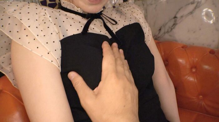 A fair-skinned and overly visually attractive 20-year-old active college student applied for an AV application → experienced shooting on the Internet. I can't stand the big of my first experience and climax 4th image