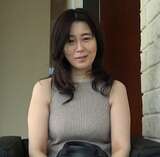 N-ko, a 42-year-old aunt who gets a with a bunny girl