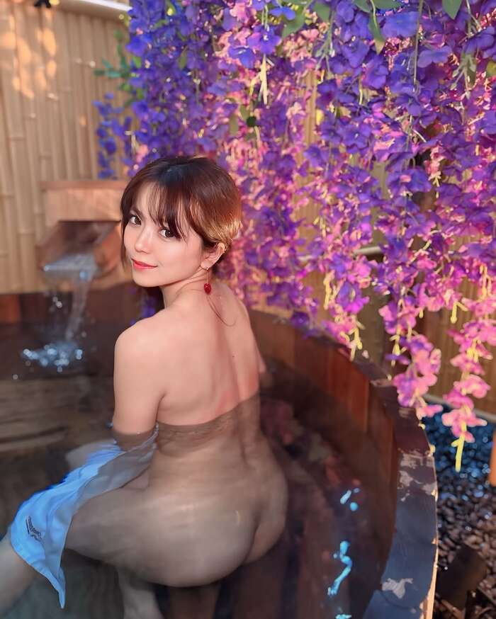 A slightly naughty bathing image wwww 5th image