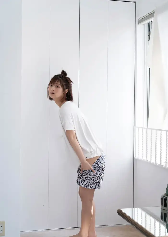 [Ruka Kitano 5] A gravure image that generously shows off a beautiful body with a bold cut that is not a single thread (5) 12th image
