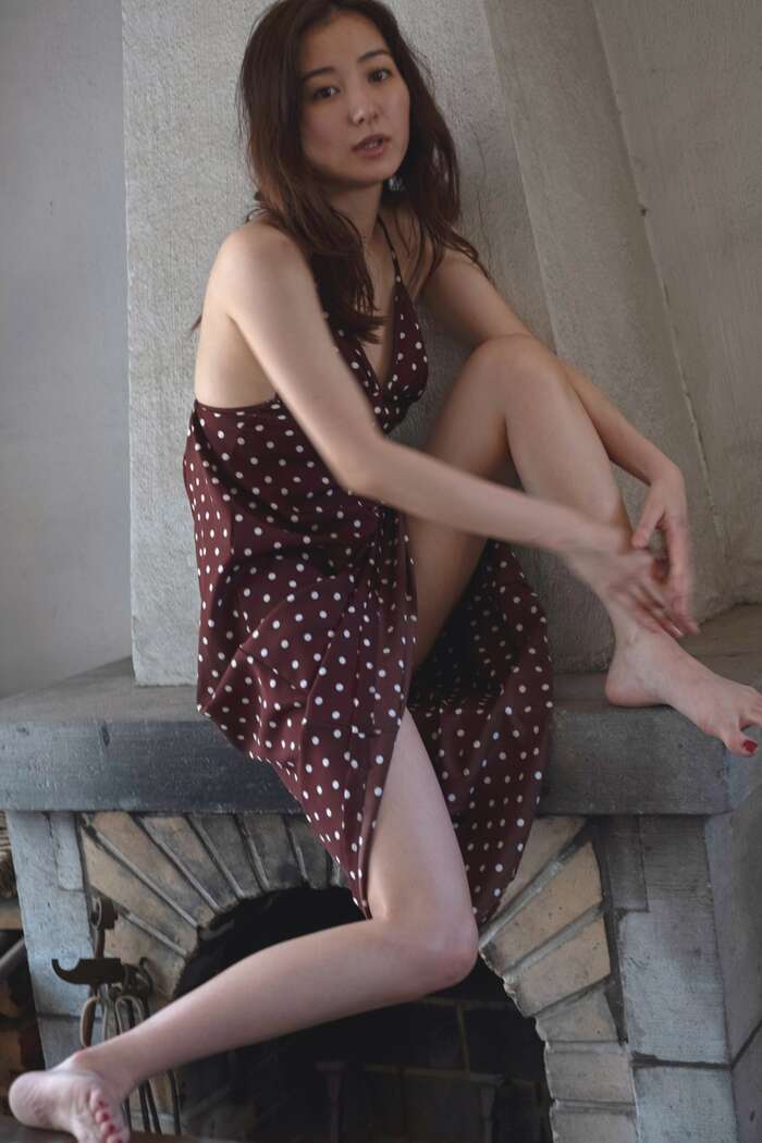 [Image] Talented actress goes braless on FRIDAY and boldly exposes her breasts wwwwww Riho Takada, sexy cut from the latest photo book!! 10th image