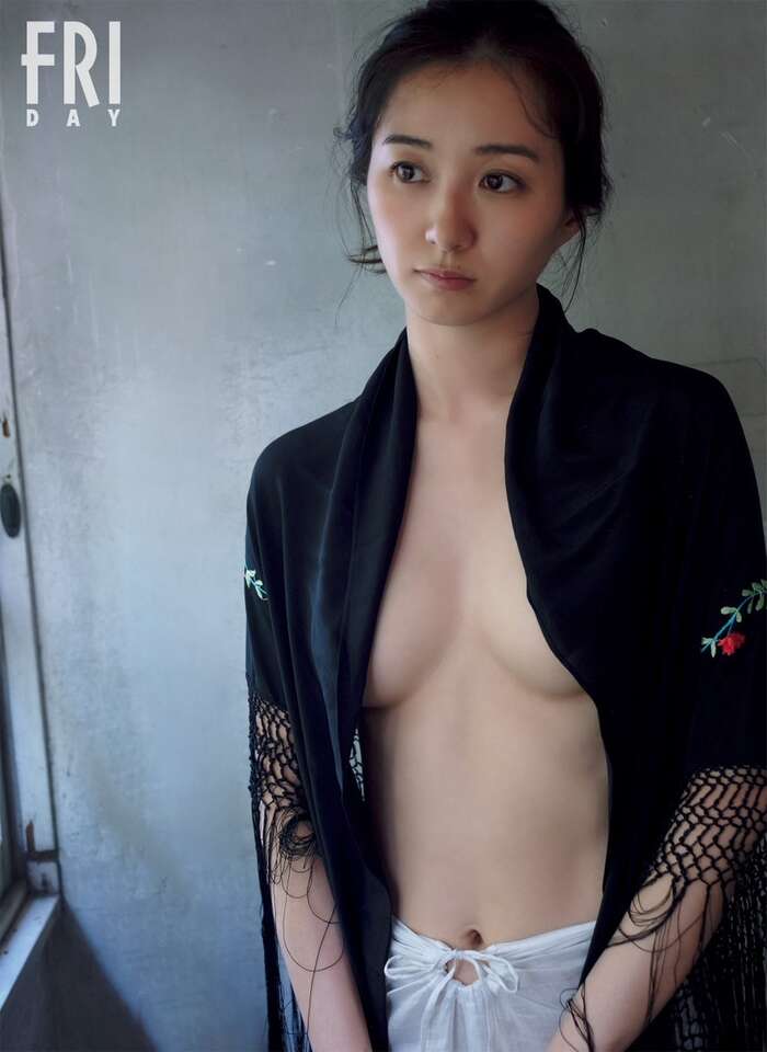 [Image] Talented actress goes braless on FRIDAY and boldly exposes her breasts wwwwww Riho Takada, sexy cut from the latest photo book!! 4th image