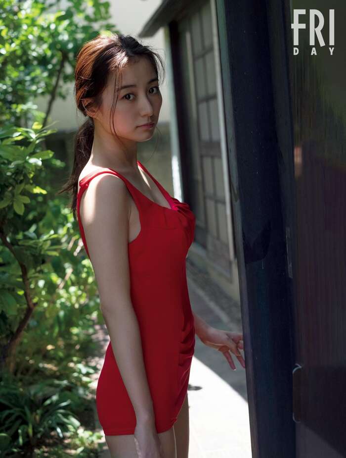 [Image] Talented actress goes braless on FRIDAY and boldly exposes her breasts wwwwww Riho Takada, sexy cut from the latest photo book!! 5th image