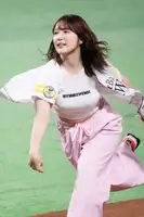 [Image] Voice actor Maaya Uchida boldly shows off her big breasts & belly at the first pitch ceremony!