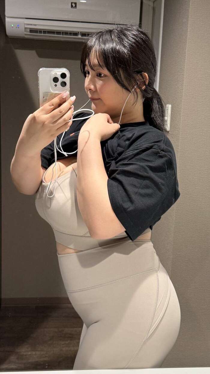 A colossal breasted gravure idol (super cute) comes to the pachinko parlor! 25th image