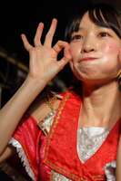 Idol, if you get a weather forecaster qualification and emphasize your breasts, you will become a very popular idol