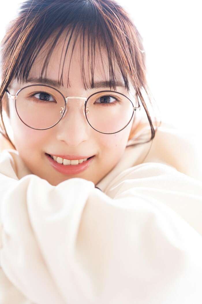 [Image] NGT48's center, showing a new frontier with T-back underwear wwwww Nanami Otsuka, the cover and first lingerie cut from the 1st photo book have been released!! 24th image