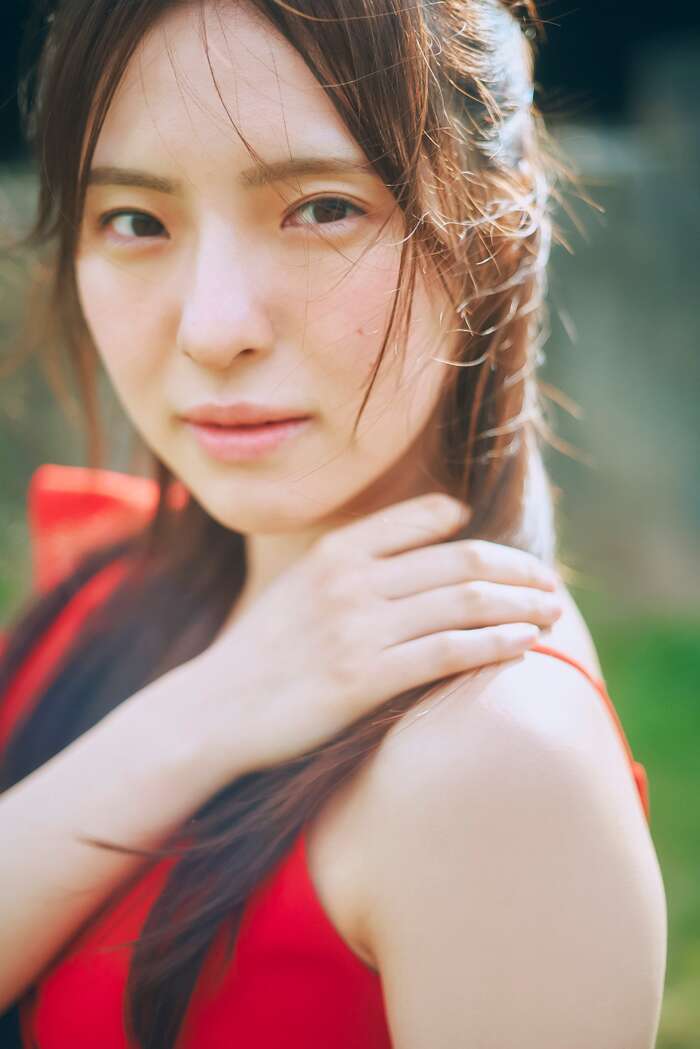 [Image] NGT48's center, showing a new frontier with T-back underwear wwwww Nanami Otsuka, the cover and first lingerie cut from the 1st photo book have been released!! 6th image