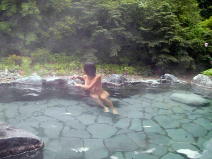 Open-air bath voyeur erotic image! I want 🥰 to look at the beautiful breasts and nipples ♡ of a naked woman all the time 2th image
