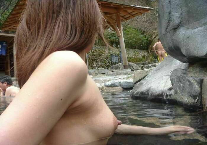 Open-air bath voyeur erotic image! I want 🥰 to look at the beautiful breasts and nipples ♡ of a naked woman all the time 24th image