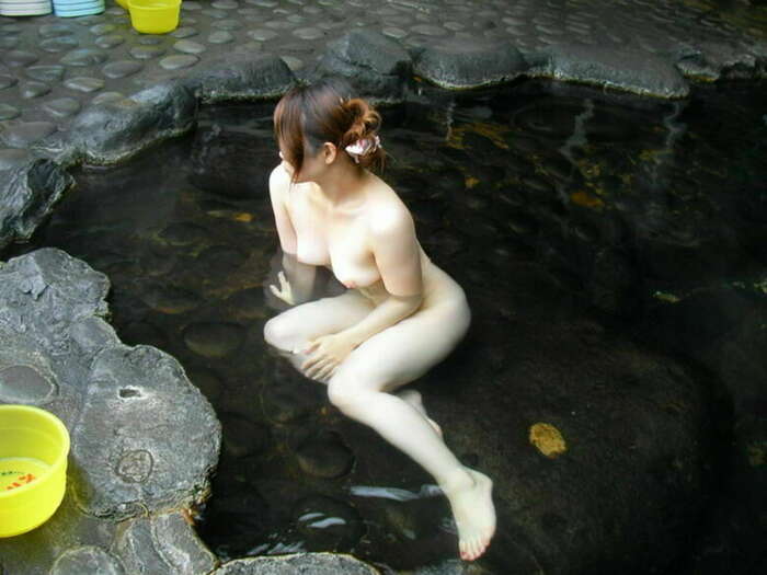 Open-air bath voyeur erotic image! I want 🥰 to look at the beautiful breasts and nipples ♡ of a naked woman all the time 35th image