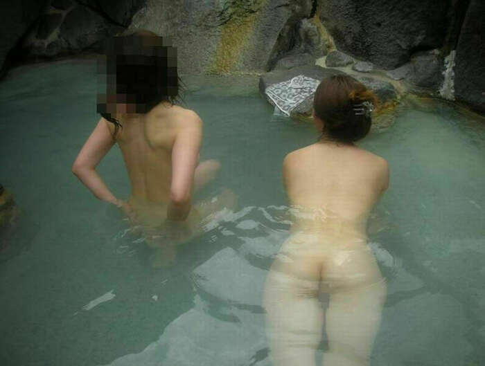 Open-air bath voyeur erotic image! I want 🥰 to look at the beautiful breasts and nipples ♡ of a naked woman all the time 4th image