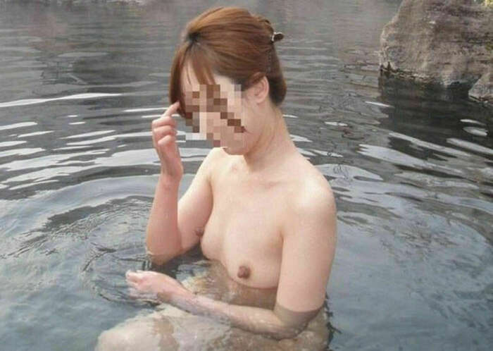Open-air bath voyeur erotic image! I want 🥰 to look at the beautiful breasts and nipples ♡ of a naked woman all the time 48th image