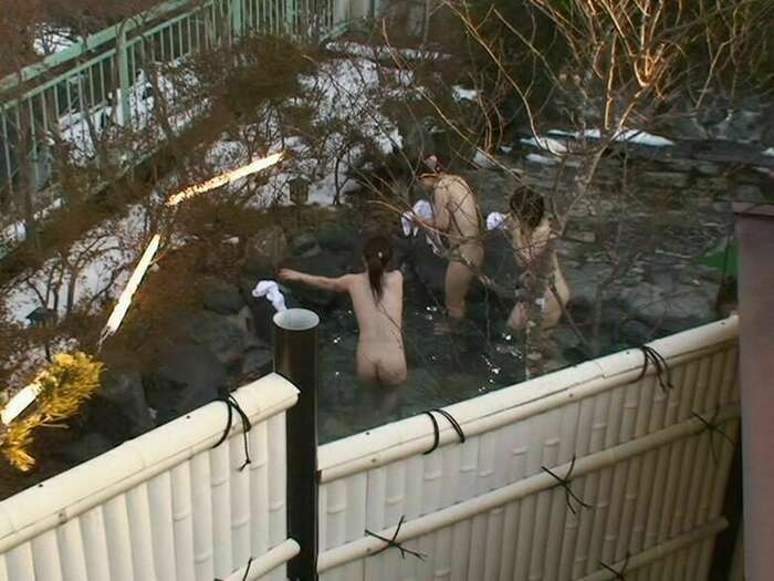 Open-air bath voyeur erotic image! I want 🥰 to look at the beautiful breasts and nipples ♡ of a naked woman all the time 6th image