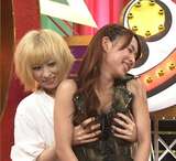 I tried to collect celebrities who have their breasts rubbed on TV (* ́∀'*)