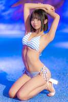18-year-old gravure idol, a friend asks, "Why don't you have a watch?", and replies, "I can't read it, so there's no point in putting it down."