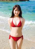 The first swimsuit gravure video of Tsumugi Ichihara, a super talent who appeared like a comet!! A large rookie who is selected for the cover rarely seen in the history of Yanmaga!!