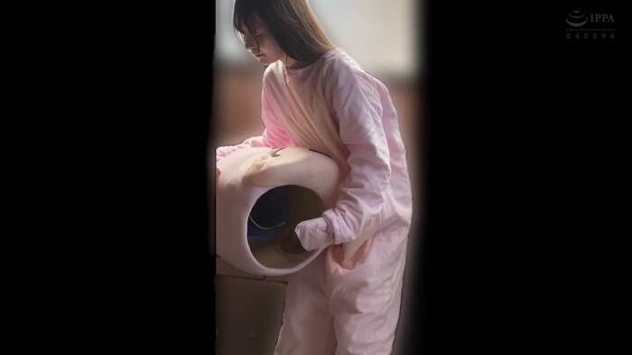 A person in a stuffed animal who works at Yo○○ri Land is followed and raped 11th image