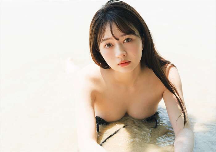 Ego Yuna is a 16th image