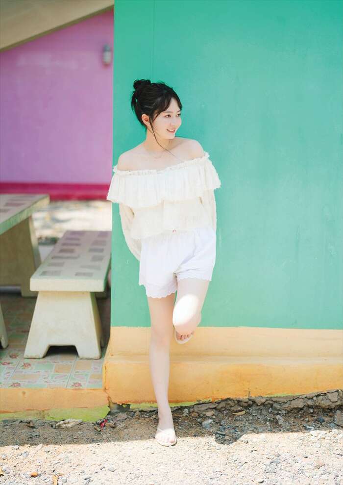 Ego Yuna is a 4th image