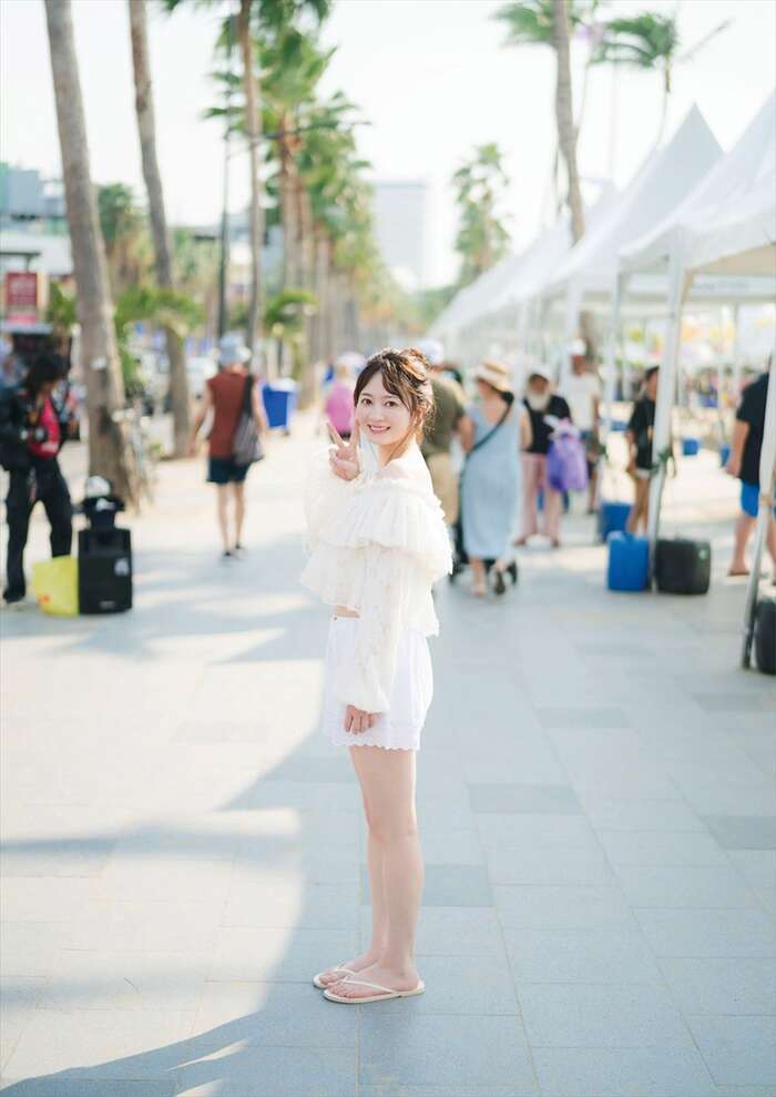 Ego Yuna is a 7th image