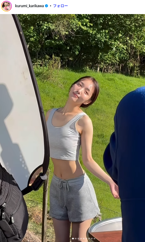 【画像】刈川くるみアナ、グラビアで胸チラ＆美脚を大胆披露するwwwwww1st写真集の極上アザーカットがヤンジャンに掲載！！！ 10th image