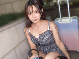 I brought a kind 22-year-old freelancer who picked up my wallet to the hotel... Moaning just by kissing
