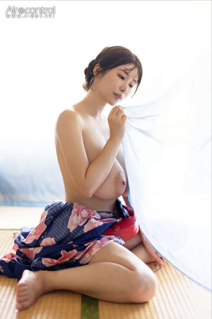 L-cup actress Ai Kimura is amazing when she lies down on the bed 6th image
