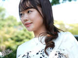 11 erotic images of Suzu Kashima A 30-year-old married woman with a habit of staring makes her AV debut