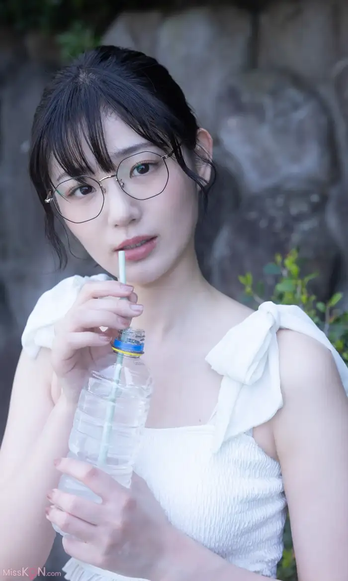 Kasumi Hasegawa (長谷川かすみ) & Yui Ito (伊藤優衣) & Yuki Mizuhara (水原ゆき):【デジタル限定】『俺達のあざす。』写真集「会社の同僚3人と社員研修で温泉旅館に来た結果」 (週プレ PHOTO BOOK) (82 photos) 11th image