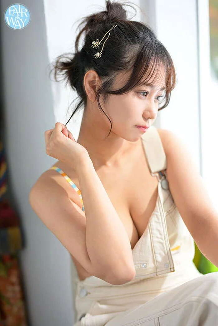 Natsu Natsuo, who made her AV debut to become an H female announcer, challenges her first imeibi and shows the cutest nude appearance she has ever seen lol 14th image