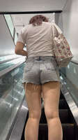 Wow! Image of the buttocks