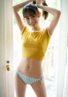 I found a really cute gravure idol