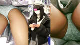 [upskirt3089 upside-down shot] A cute young girl who gets a clumsy polka dot raw P that bites into her ass