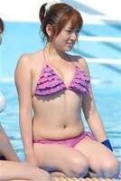 Former gravure idol and talent Mayu Nagao once again shows off her bikini outfit that makes it hard to believe she is 44 years old lol
