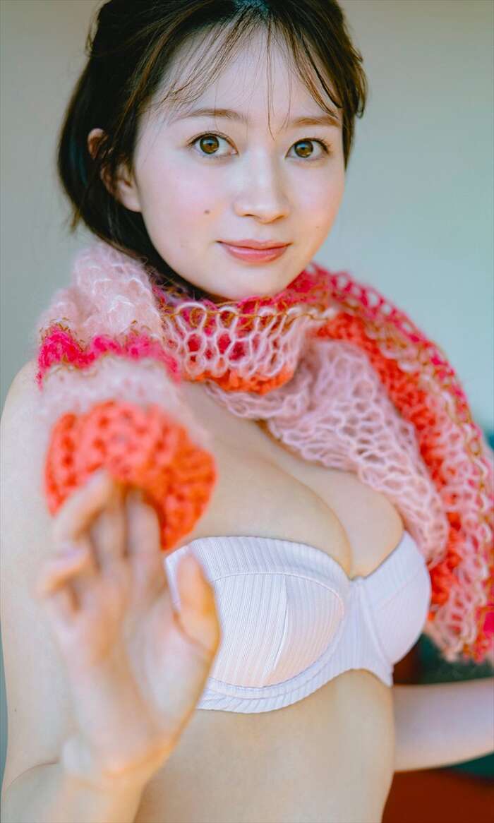 Ego Yuna is a 14th image