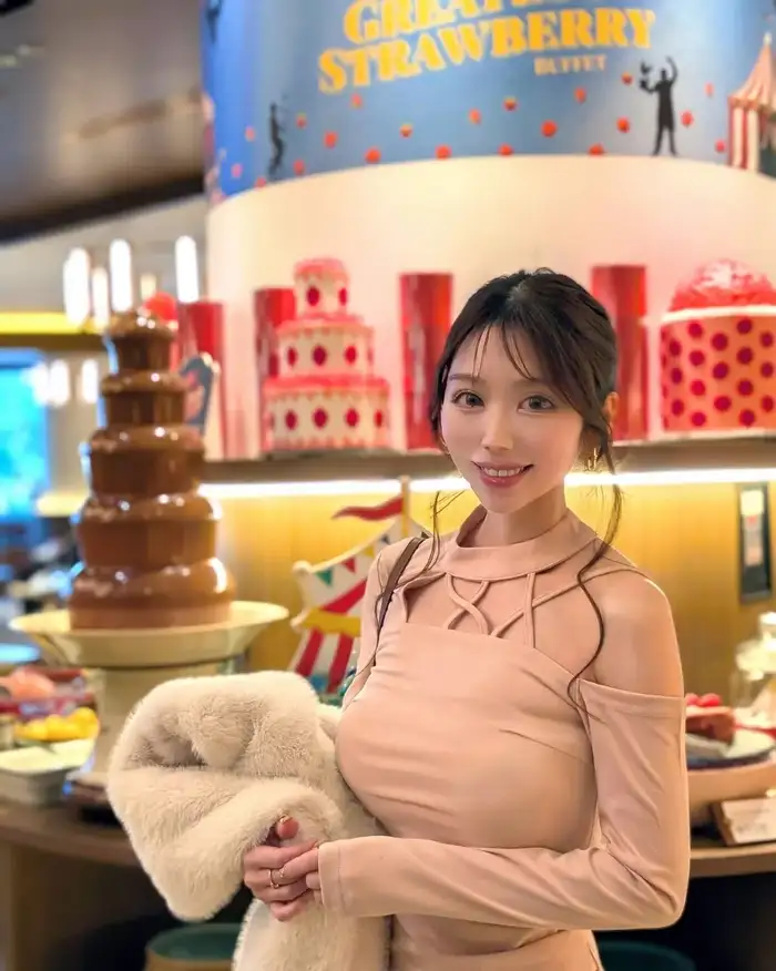 40-year-old gravure idol Meru Amemiya with a sharp body 5th image