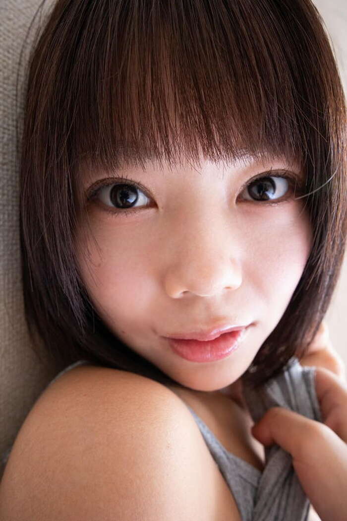 Nana Saejima, a G-cup gravure idol and active nurse who has been allowed to do full nude, has her lotion-covered body captured in ultra-close-up lol 14th image