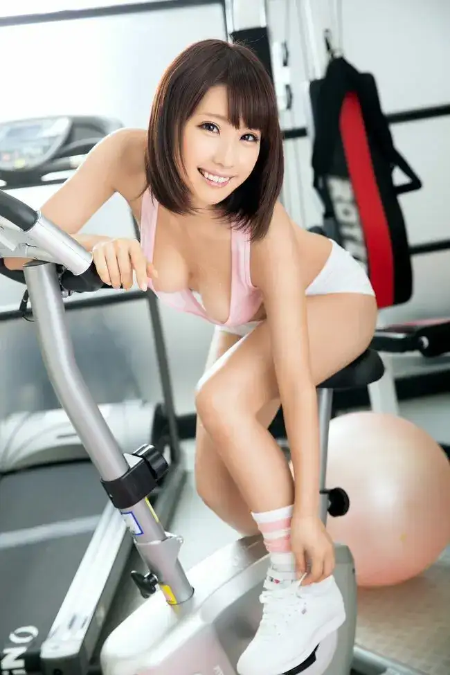 51 Sports Cleavage Photos: A Collection of Celebrities, Gravure, and AV Actresses on the Verge of Exposing Their Breasts 44th image