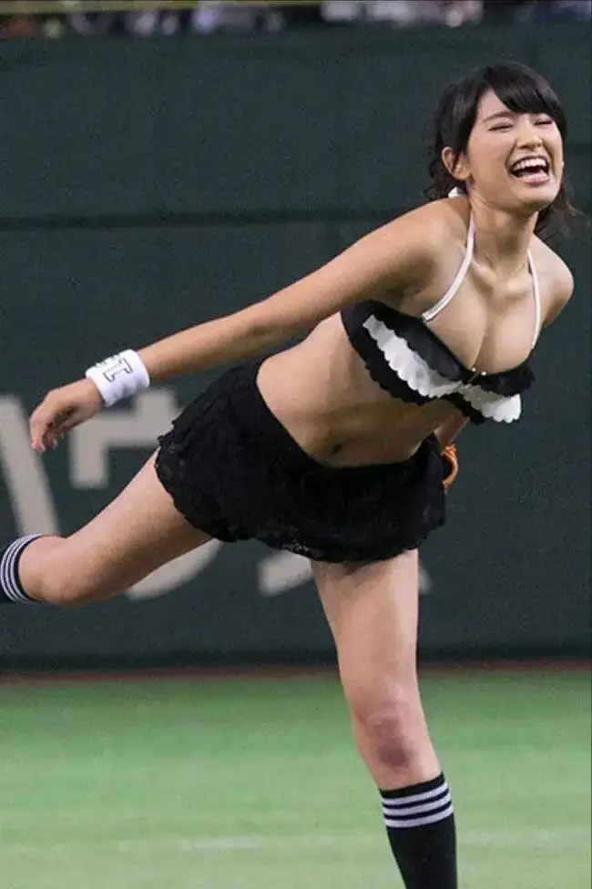 51 Sports Cleavage Photos: A Collection of Celebrities, Gravure, and AV Actresses on the Verge of Exposing Their Breasts 7th image