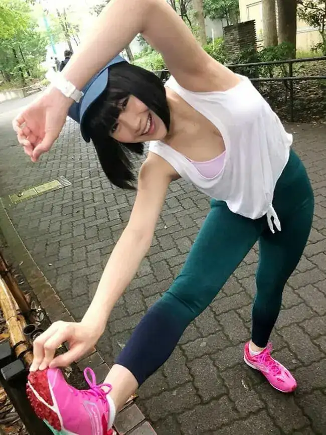 51 Sports Cleavage Photos: A Collection of Celebrities, Gravure, and AV Actresses on the Verge of Exposing Their Breasts 9th image