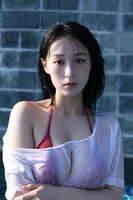 Mao Takano (22), a new star in the gravure world, opens her first photobook with the biggest T-back ever exposure lol