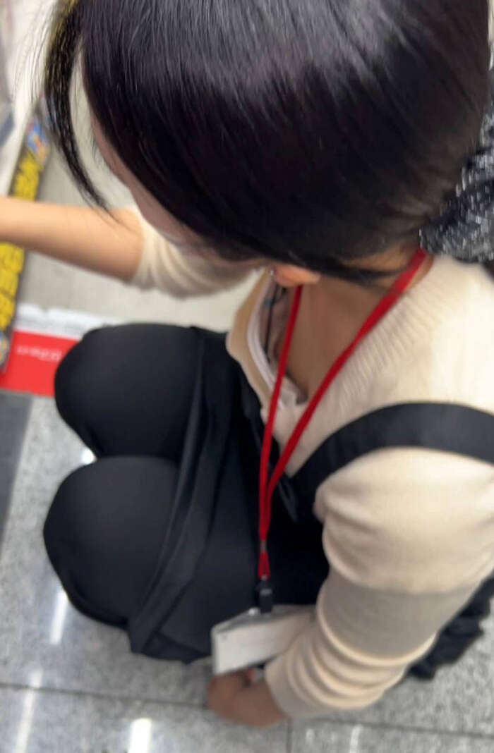 Erotic images triggered by the cleavage sensor 48th image
