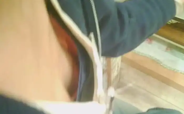 142 Secretly Filmed Erotic Images of Store Clerks' Chests: Hidden Photos of Shoe Store and Shop Clerks' Nipples Visible, Collected 86th image
