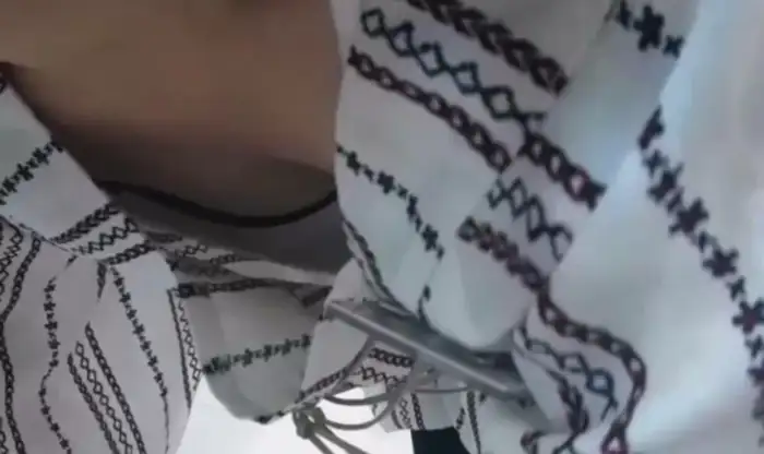 142 Secretly Filmed Erotic Images of Store Clerks' Chests: Hidden Photos of Shoe Store and Shop Clerks' Nipples Visible, Collected 88th image