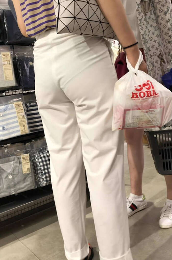 買い物中のお尻観察エロ画像 25th image