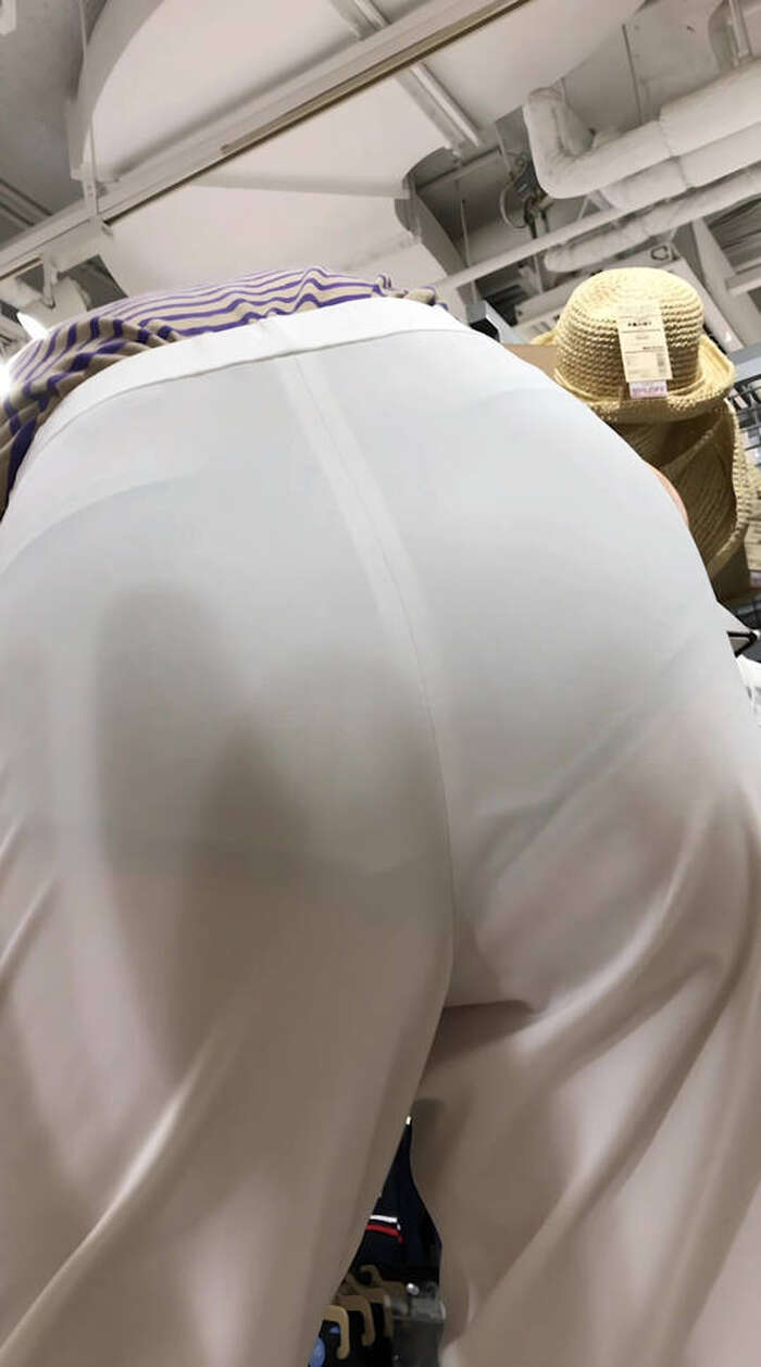 買い物中のお尻観察エロ画像 28th image